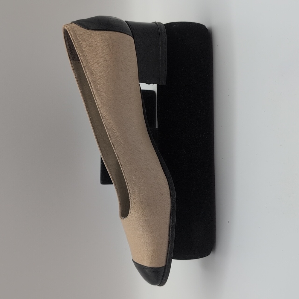 Browns Couture | Elegant Beige and Black Women's Shoes - Picture 3 of 9